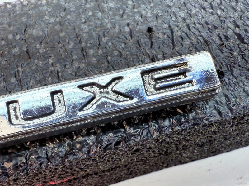 OEM 1969 - 1972 Chevy Truck Deluxe Emblem Badge Script 3994687 1970 1971 E5-29