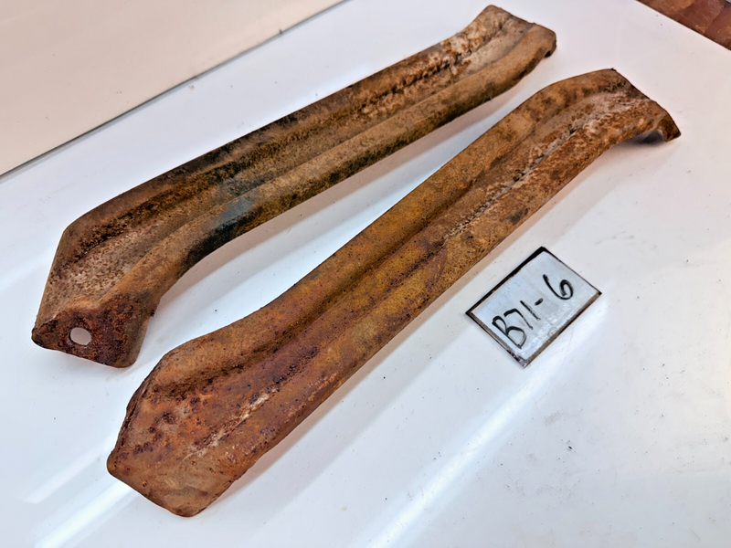 OEM 1960 Chevy Impala Non-Wagon Rear OUTER Bumper Bracket PAIR 60 B71-6