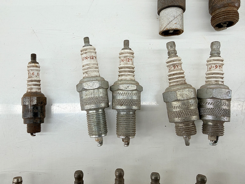 Vintage NOS Lot Autolite Champion Spark Plugs AR51 BF82 ARL82 AG52 AR80 H12Y C66