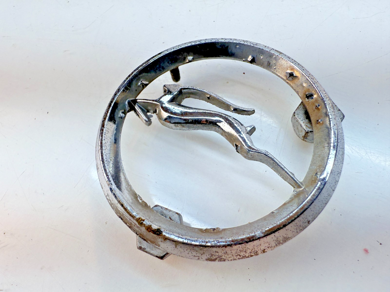 Vintage OEM 1967 Chevy Impala Quarter Panel Emblem 7650313 GM E6-15