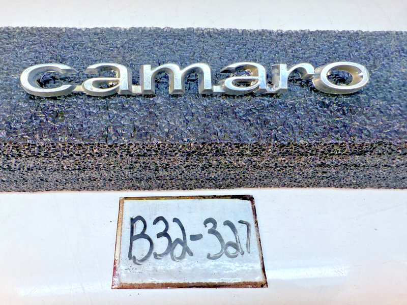Vintage ORIGINAL 1967 Chevrolet Camaro Fender Emblem Vintage 3903477 B32-327