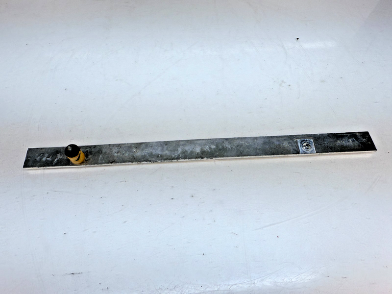 1965 Chevy Impala SS Grille Emblem 3864294 E7-13