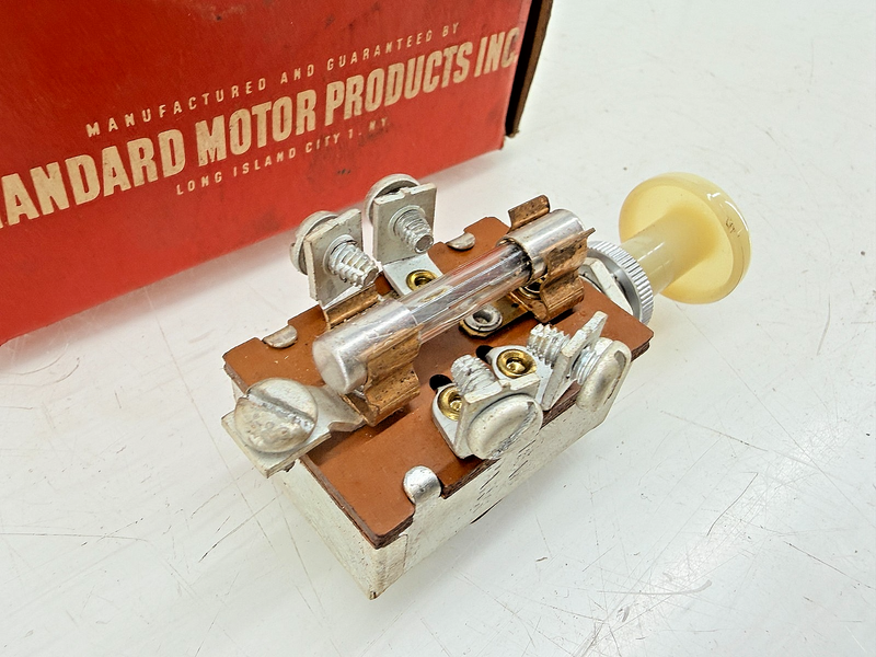 NOS Standard DS-121 Headlight Push Pull Switch 5  SCREW TERM  6V C71-43