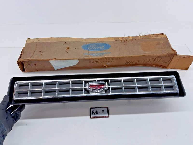 NOS 1972 Mercury Marquis Brougham Taillight Panel Trim Emblem D2MB-17224A B41-11
