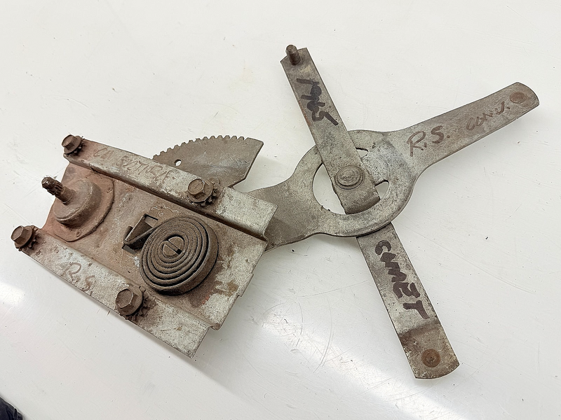 OEM 1965 Ford Falcon Comet RH PASSENGER Window Regulator C72-38