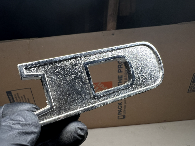 NOS 1971 -1974 FORD ECONOLINE CLUB WAGON RADIATOR GRILLE LETTER "D" NEW B26-13