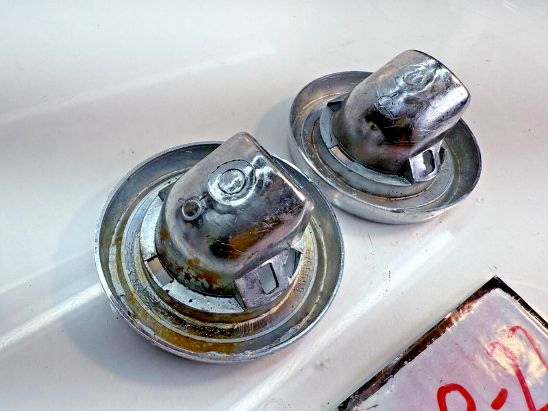 OEM 1961-1967 Chevy Camaro Impala Roof Dome Courtesy Lamp Bezel Socket B8-22