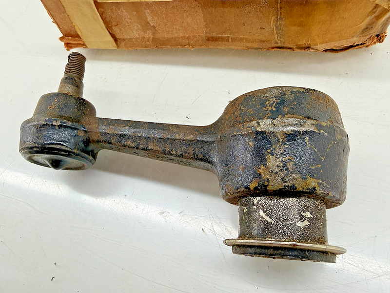 NOS 1963 1964 FORD FALCON COMET V8 POWER STEERING IDLER ARM C3DA-3B452-H C18-55