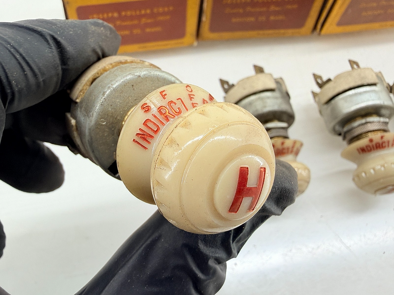 (1) NOS 1940 - 1952 Ford Car Truck F1 F2 F3 Heater Switch Illuminated C75-31