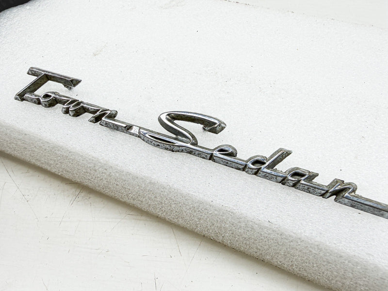 OEM 1955 FORD TOWN SEDAN QUARTER SCRIPT EMBLEM BN-7325622-A E10-56