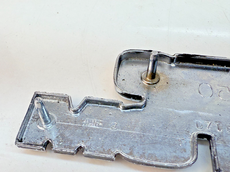 OEM 1973 -1979 F-250 CUSTOM Front Fender Emblem Badge D7TB16702FWA B32-212