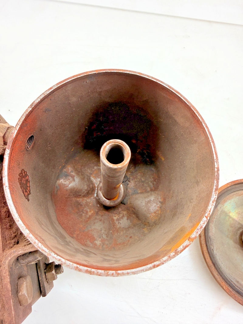 Original Jeep Willys Filter Oil Filter Canister & Bracket Rat Rod MB C45-18