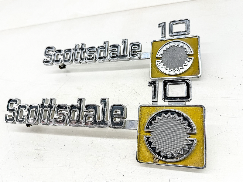 OEM 1973 - 1980 CHEVY TRUCK SCOTTSDALE 10 FENDER EMBLEM PAIR 349690 E10-3