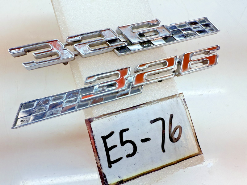 OEM 326 PAIR FENDER EMBLEMS, 1965 1966 TEMPEST, LE MANS, 9780832 9780833 E5-76