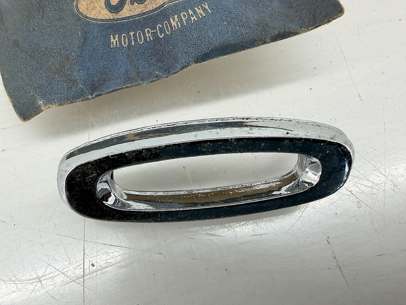 NOS 1964 1965 1966 FORD MUSTANG FAIRLANE EMBLEM LETTER "O" C4OZ6240282B C67-141