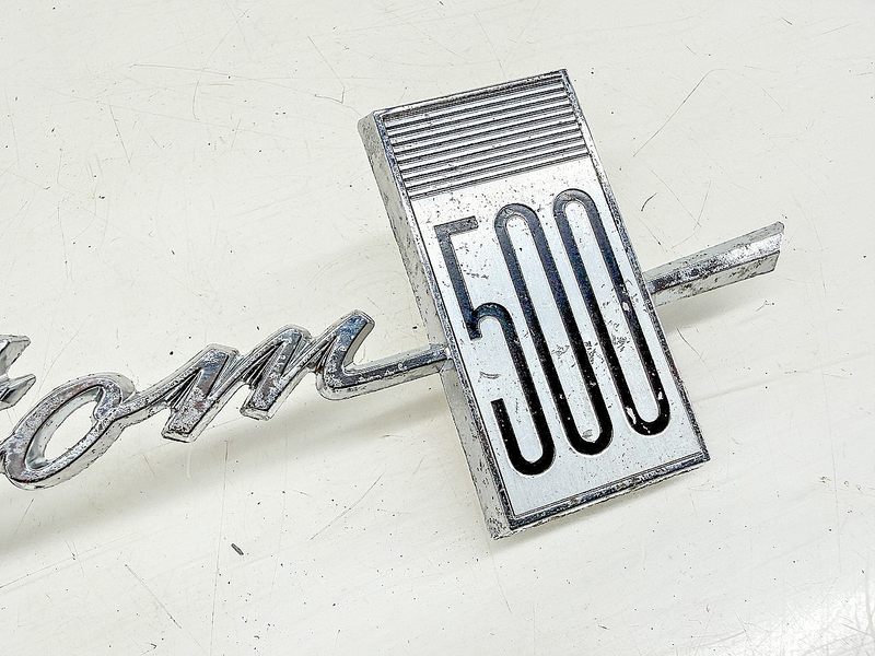 OEM 1964 FORD CUSTOM 500 FENDER SCRIPT EMBLEM C4AB-62291A36-F E10-7