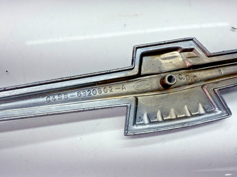 OEM 1964 Ford THUNDERBIRD Roof Emblem C4SB-6320802-A 64 B32-116