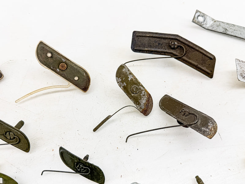 VINTAGE 1960S FORD BODY TRIM MOULDING CLIP FASTENER LOT C5TZ C79-36