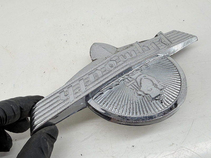 Original 1941 PLYMOUTH CAR TRUNK EMBLEM W/ BOAT PATINA MOPAR COUPE SEDAN C69-42