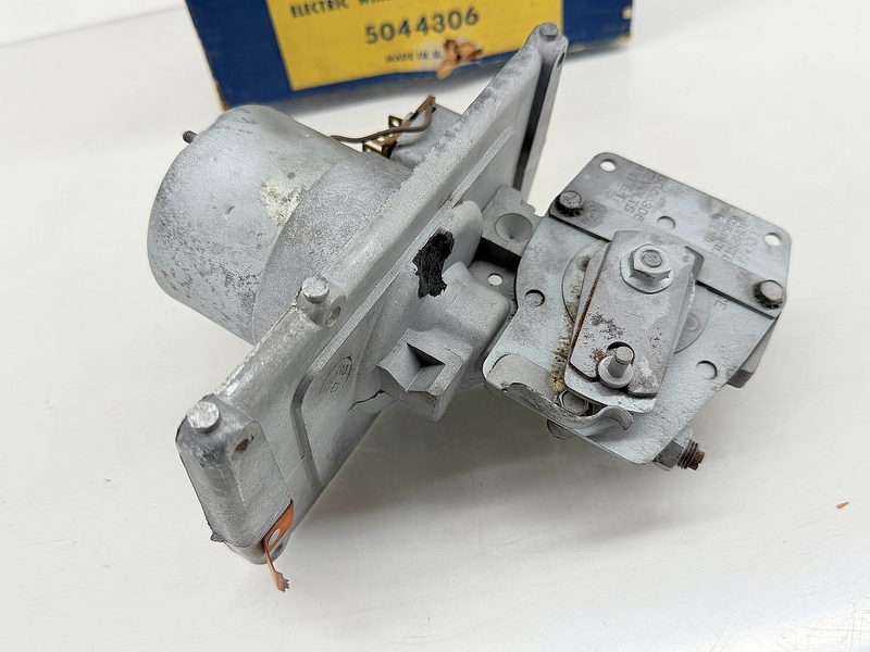 NOS DELCO 1958 1959 Chevy / Truck Car Electric 2 Speed Wiper Motor 5044306 C68-1