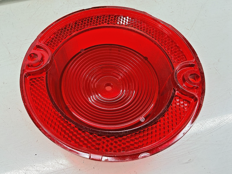(1) NOS 1963 Chevrolet BelAir Biscayne Impala Tail Light Lens 5954191 C71-1