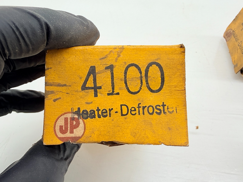 (1) NOS 1940 - 1952 Ford Car Truck F1 F2 F3 Heater Switch Illuminated C75-31