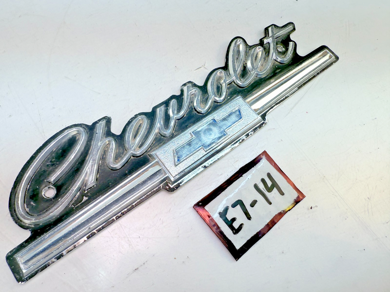 OEM 1966 CHEVROLET ORIGINAL ALUMINUM Grill EMBLEM Impala Caprice 3874556 E7-14