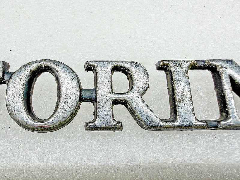 OEM 1972 FORD GRAN TORINO FENDER EMBLEM D2OB-16098-DA E10-45