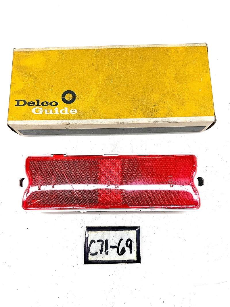 NOS 1970 Chevrolet Impala Caprice Wagon Rear Side Marker Lamp Lens 917127 C71-69