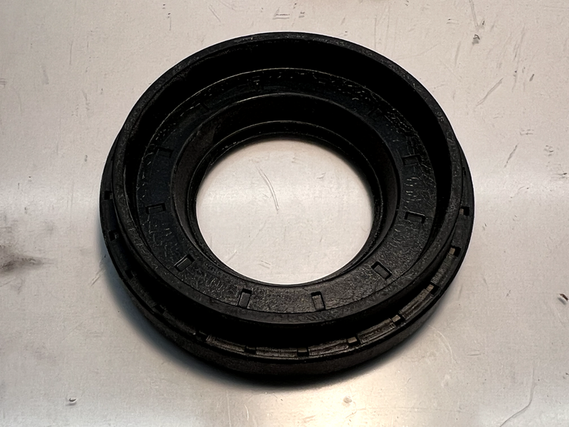 NOS Mercedes 280CE 280E 280SE 300CD 300D 300TD Differential Output Seal C3-26