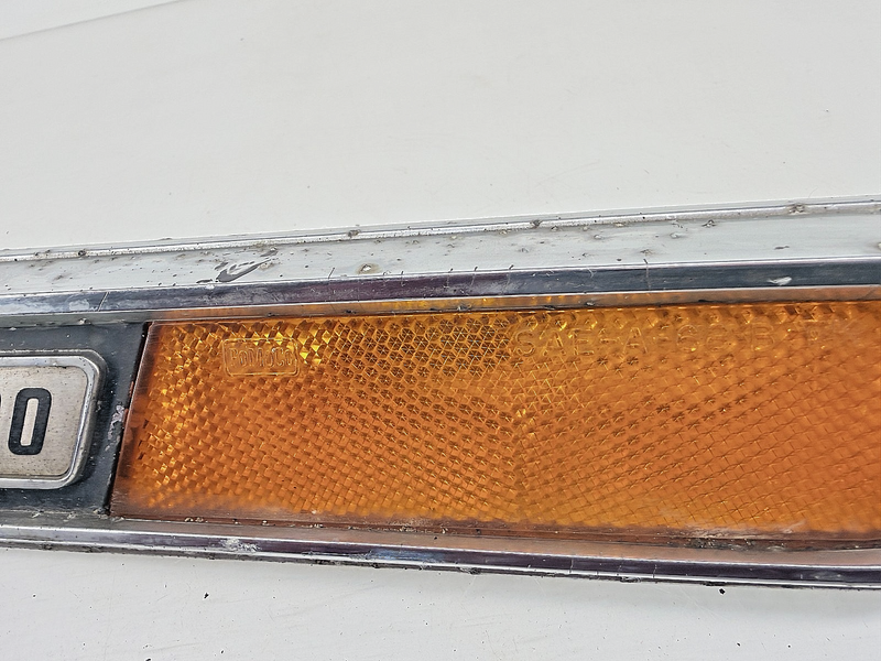 OEM 1968 - 1972 Ford RH CAB SIDE FORD 6000 REFLECTOR EMBLEM ORNAMENT C46-18