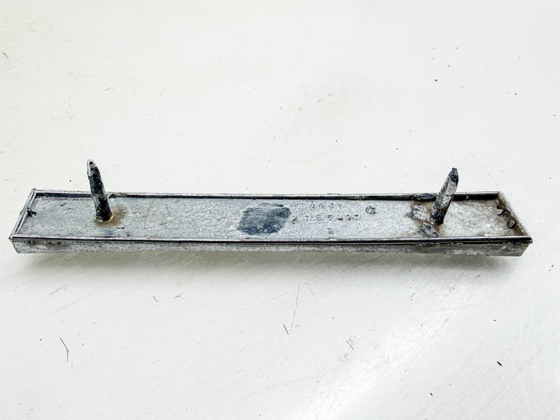 Vintage 1960s PLYMOUTH FURY TRIM BAR EMBLEM WHITE INSERT 2785297 E10-108