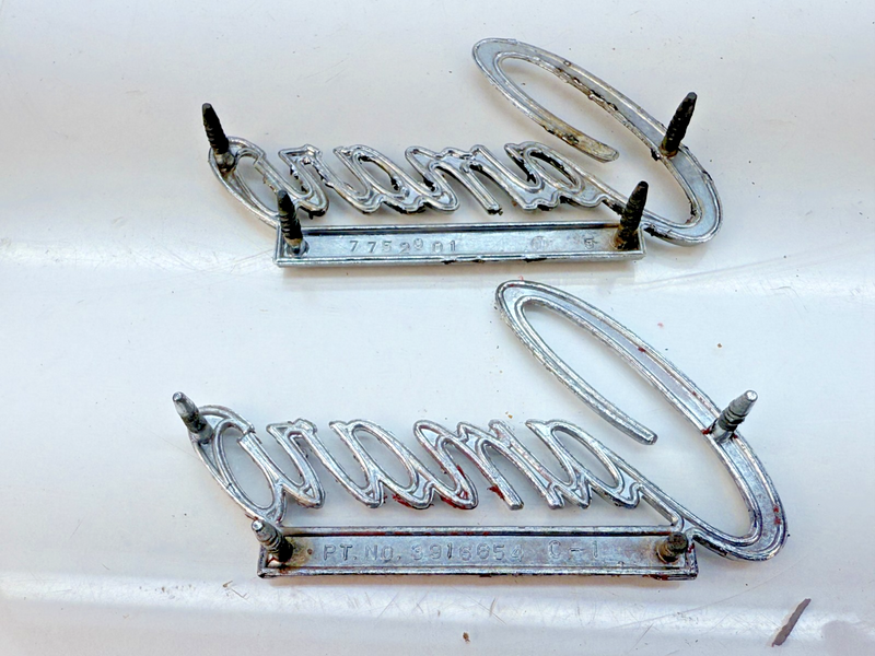 OEM 1968 - 1969 Camaro By Chevrolet Trunk Emblem 7752901 E5-43
