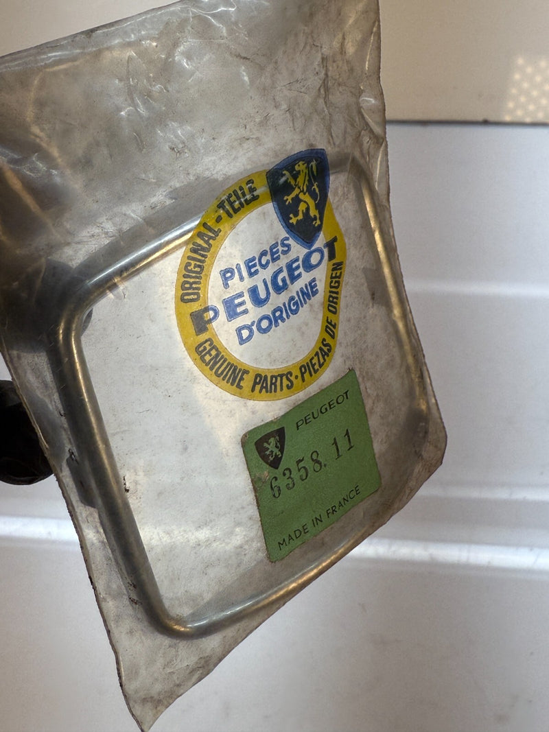 NOS Peugeot Light Lens CHROME BEZEL 6358.11 C19-15