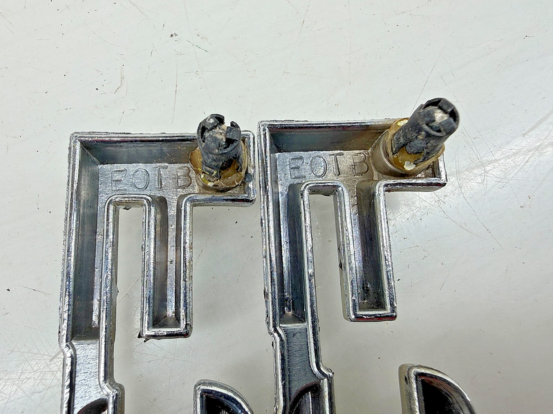 OEM 1980 1981 1982 FORD TRUCK F-350 EMBLEM PAIR E0TB-16B114-HB E7-116