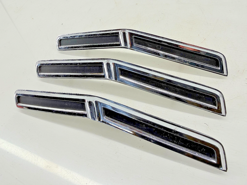 (3) NOS 1966 MERCURY COMET RH CHROME FENDER LOUVERS EMBLEMS C6GB-16188-C C60-41