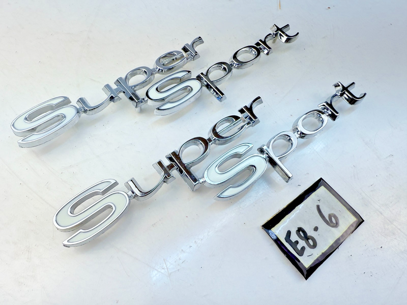 NOS GM 1967 Chevelle 396 SUPER SPORT SS PAIR Quarter Panel Emblems 7660687 E8-6