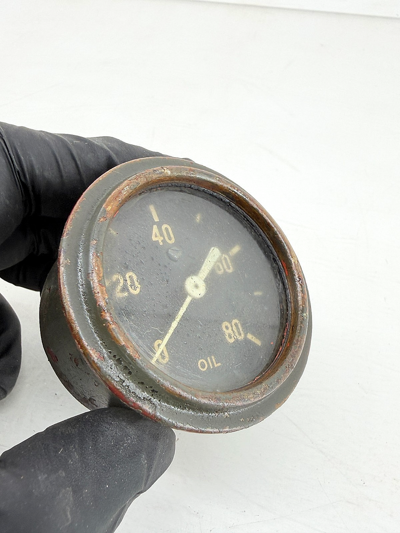 OEM 1940's Ford GPW Jeep Willys MB M38 Oil Pressure Gauge 0-80 PSI WWII C67-109