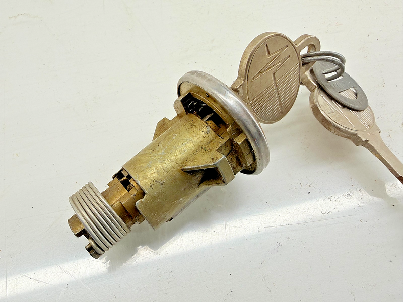 NOS 1964 - 1977 FORD LINCOLN MERCURY Trunk Lock Cylinder & Keys C57-24