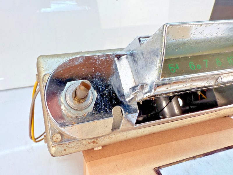 OEM 1959 - 1960 CHEVROLET IMPALA BELAIR BISCAYNE AM RADIO 59 60 B68-3