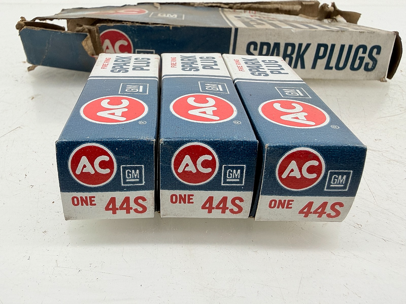 (3) NOS 1955 1956 1957 Chevy 265 283 AC 44S Fire Ring Spark Plugs C75-45