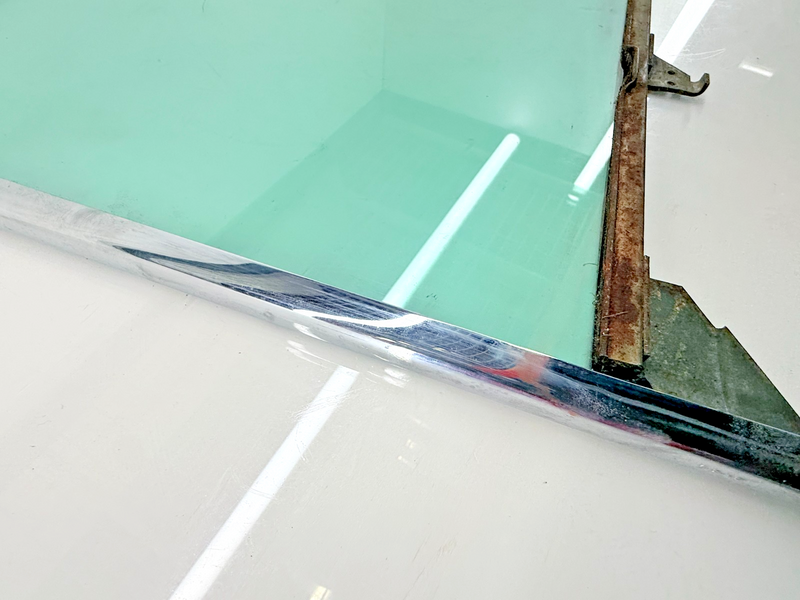 ORIGINAL 1955 1956 1957 CHEVY Bel Air SET Side Door CHROME Frame & Glass U5B-21