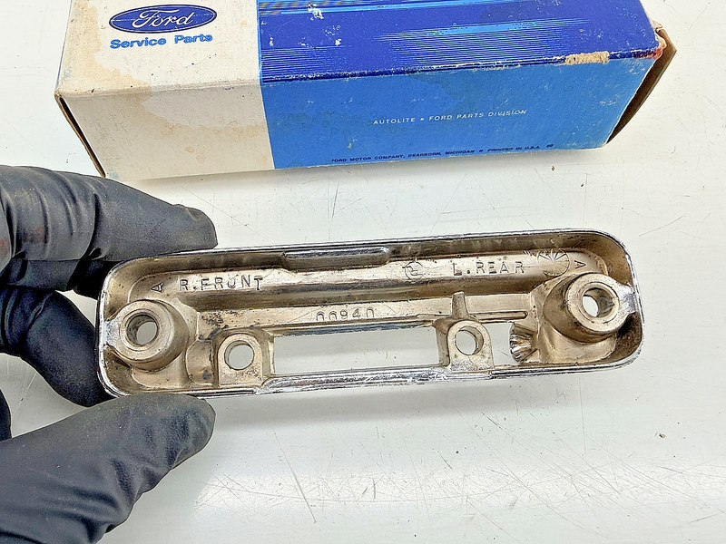 NOS 1966 - 1968 FORD COUNTRY SQUIRE FAIRLANE WAGON ROOF RACK SUPPORT C77-75