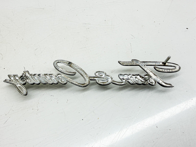 OEM 1969 - 1978 CHRYSLER TOWN & COUNTRY SCRIPT EMBLEM 2902894 E10-69