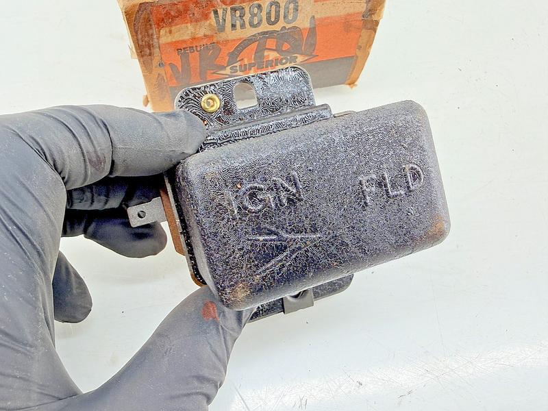 NOS 1960 - 1969 Chrysler Dodge Studebaker Delco Voltage Regulator VR101 C74-12