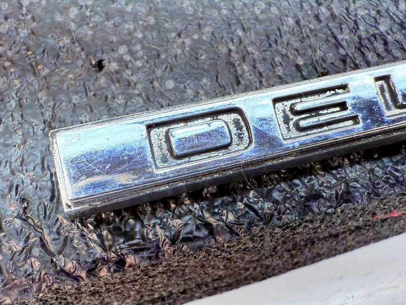 OEM 1969 - 1972 Chevy Truck Deluxe Emblem Badge Script 3994687 1970 1971 E5-29