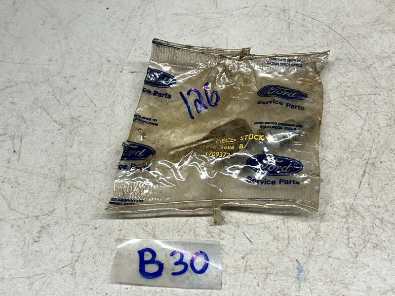 NOS Ford Consul 375 Zephyr Zodiac MK2 Glove Compartment Door Lock Keys B30-126