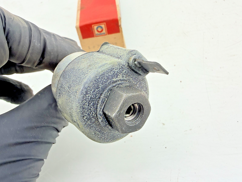 NOS 1968 - 1970 Chevy GM Carburetor Idle Stop Solenoid Delco 7040219 C75-16
