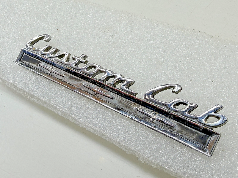 OEM 1967 - 1972 Ford Custom Cab Pickup Truck Emblem Badge C8TB-8140683-A E9-73