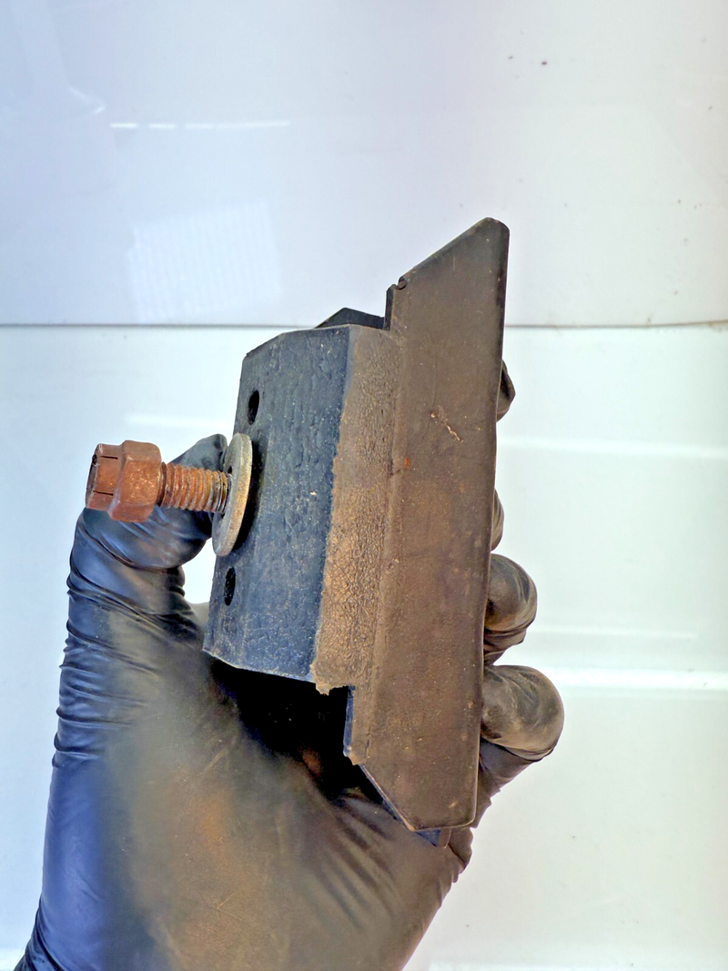 OEM 1959 - 1960 Chevrolet Impala Transmission Mount 59 60 B14-35